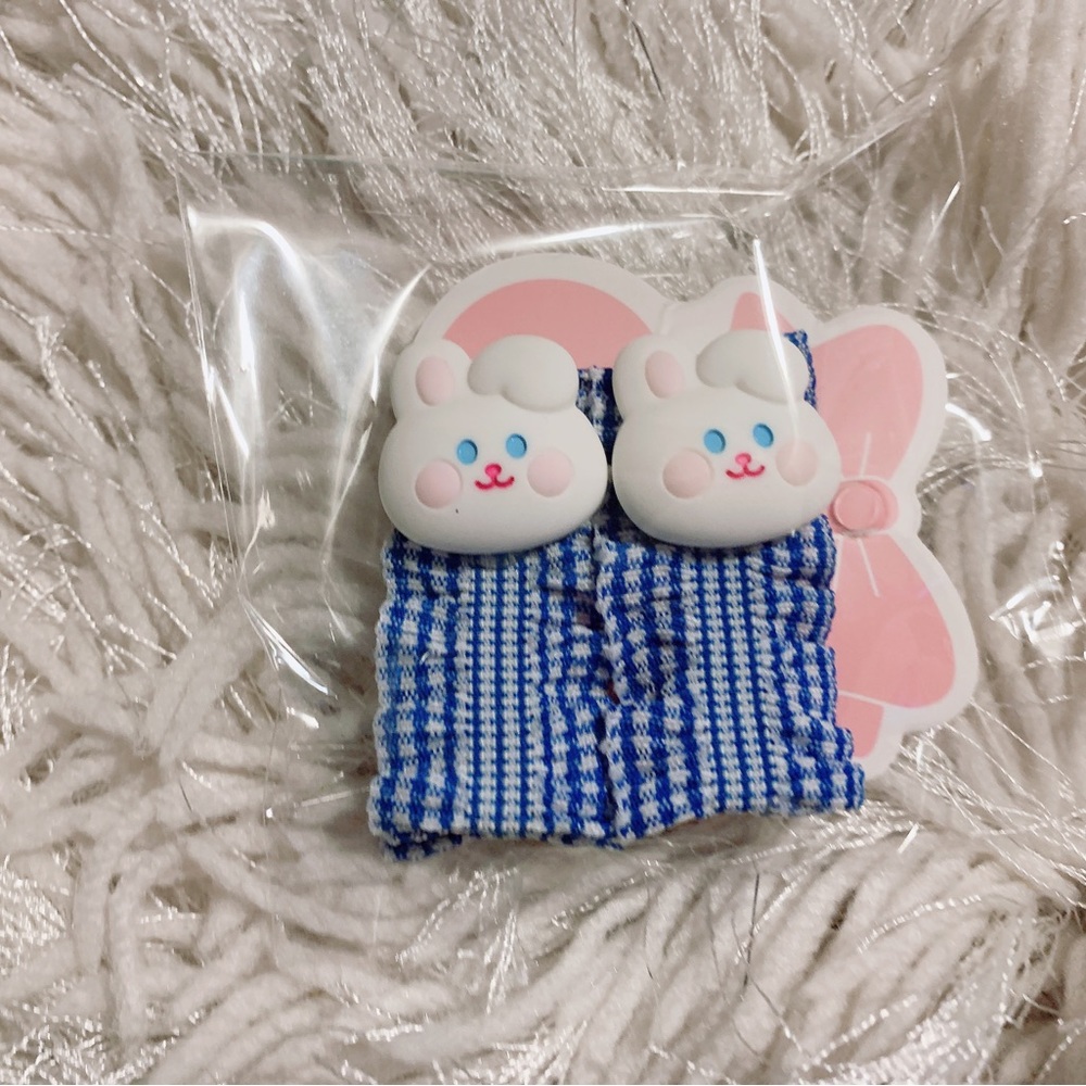 Bunny hair clips